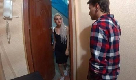 Россиянка приехала к подруге в гости, но дома оказался только ее муж с большим стоячим членом